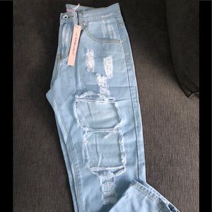 The wildflower shop Tara distressed boyfriend jean